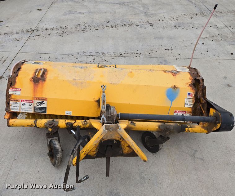 image for item EQ3677 2008 Toro  Grounds master 7210 lawn mower