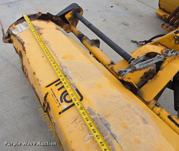 image for item EQ3677 2008 Toro  Grounds master 7210 lawn mower