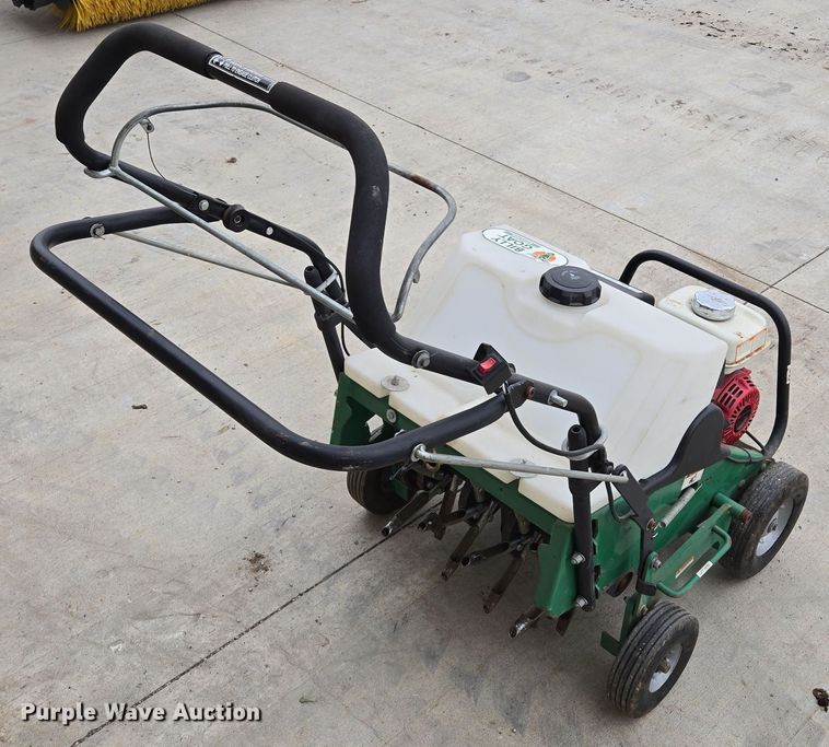 image for item EQ3679 Billy Goat AE401H aerator