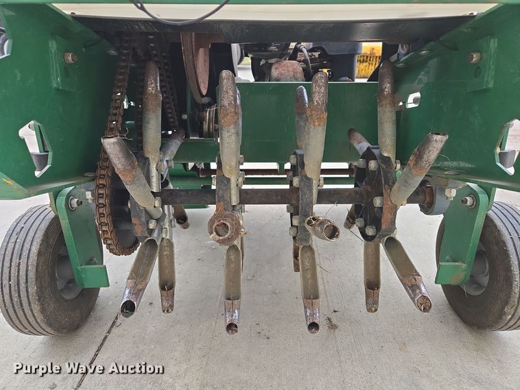 image for item EQ3679 Billy Goat AE401H aerator