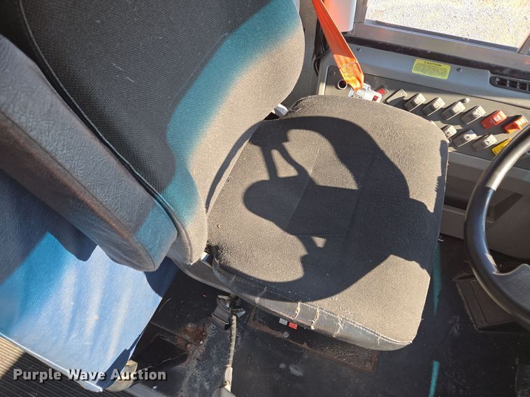 image for item EQ3689 2014 Thomas Built HDX school bus