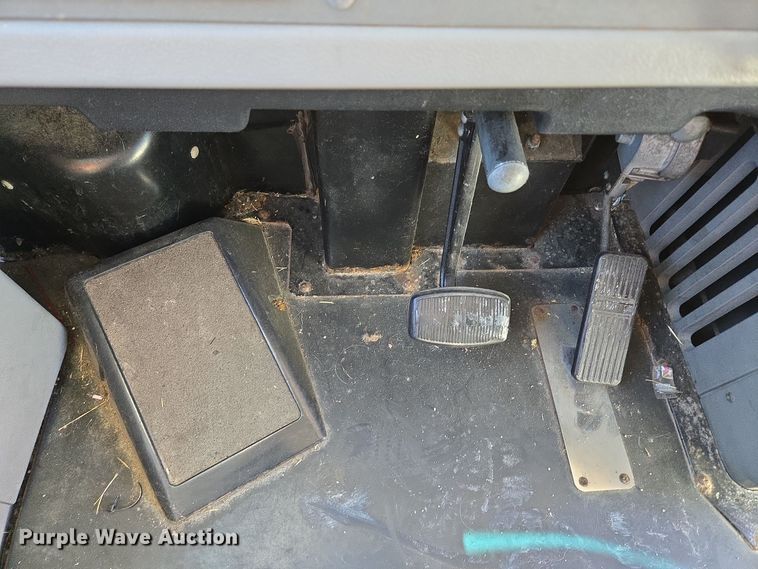 image for item EQ3689 2014 Thomas Built HDX school bus