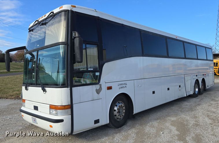 image for item EQ3690 1999 Vanhool coach bus