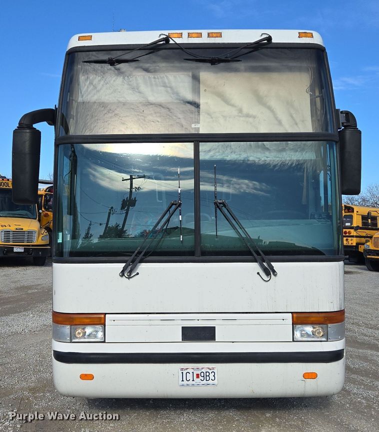 image for item EQ3690 1999 Vanhool coach bus