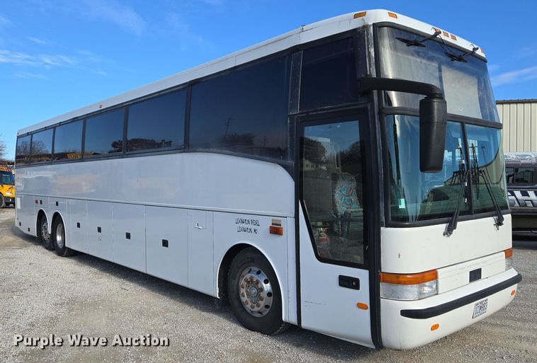 image for item EQ3690 1999 Vanhool coach bus