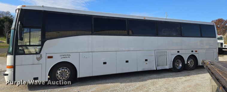 image for item EQ3690 1999 Vanhool coach bus