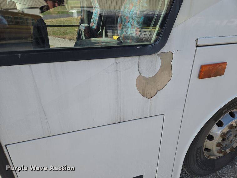 image for item EQ3690 1999 Vanhool coach bus