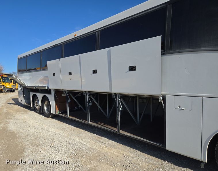 image for item EQ3690 1999 Vanhool coach bus
