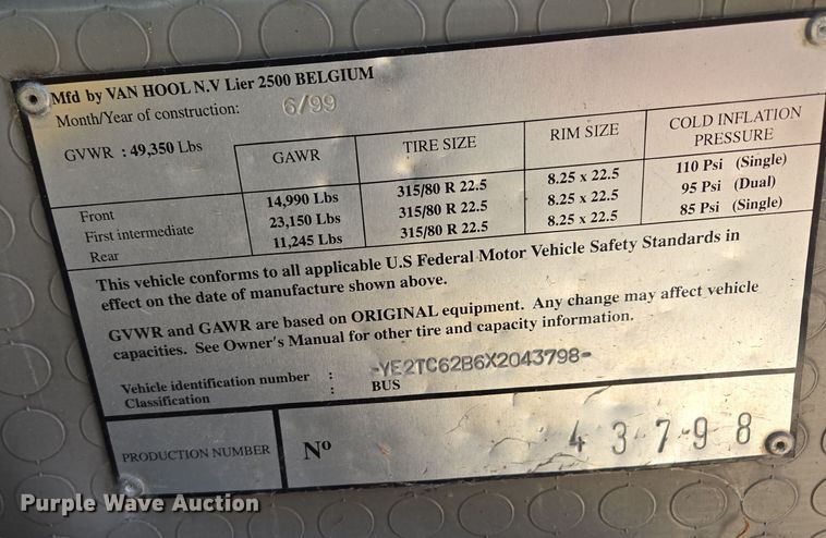 image for item EQ3690 1999 Vanhool coach bus