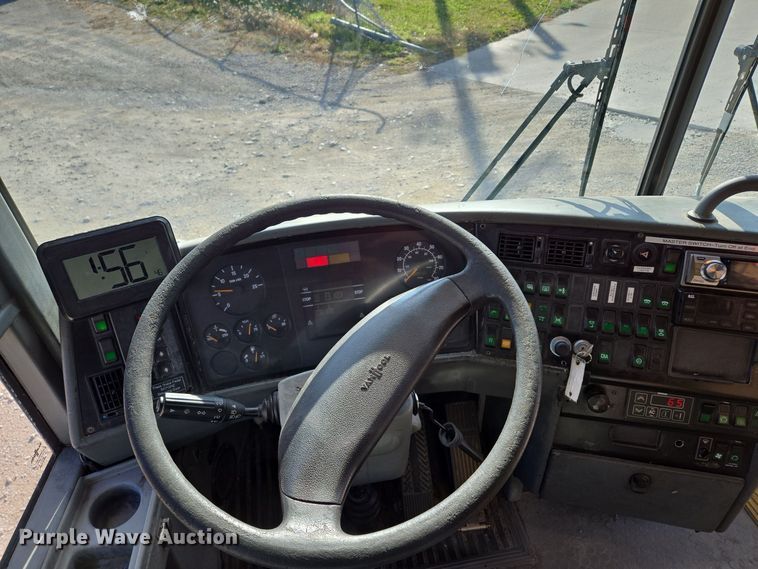 image for item EQ3690 1999 Vanhool coach bus