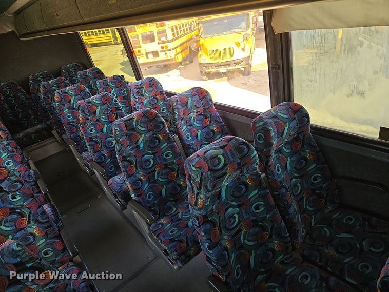 image for item EQ3690 1999 Vanhool coach bus