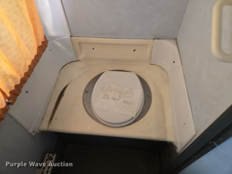 image for item EQ3690 1999 Vanhool coach bus