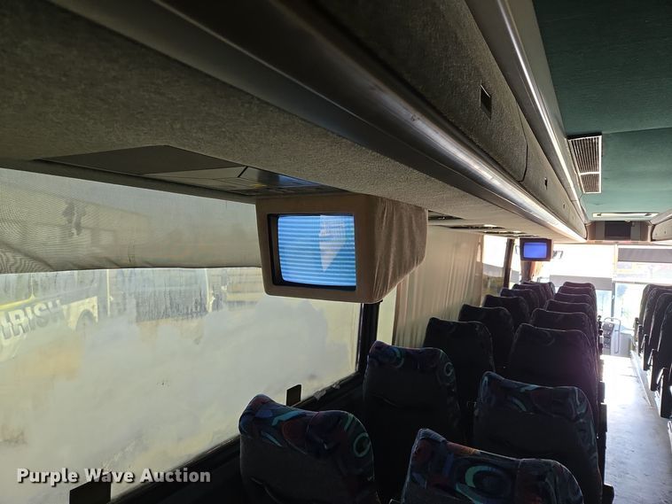 image for item EQ3690 1999 Vanhool coach bus