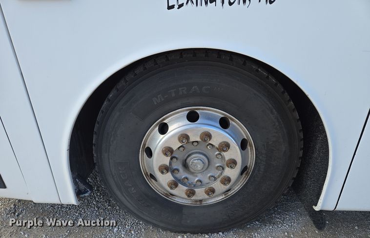 image for item EQ3690 1999 Vanhool coach bus