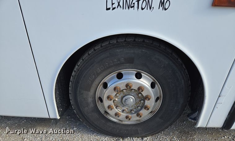 image for item EQ3690 1999 Vanhool coach bus