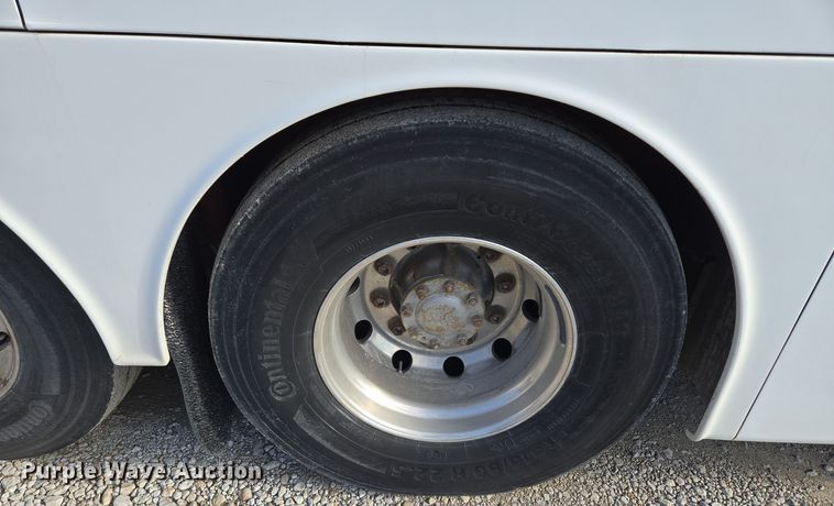 image for item EQ3690 1999 Vanhool coach bus