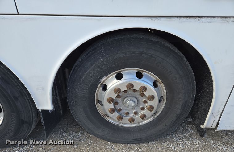 image for item EQ3690 1999 Vanhool coach bus