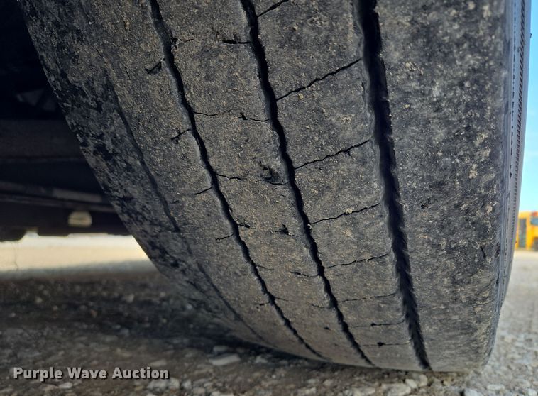 image for item EQ3690 1999 Vanhool coach bus