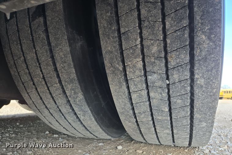 image for item EQ3690 1999 Vanhool coach bus