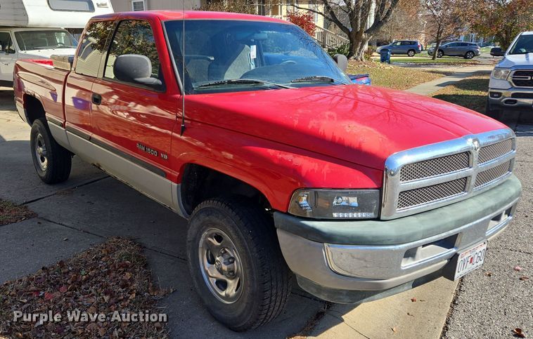 image for item EQ3723 1998 Dodge  Ram 1500 Club Cab pickup truck