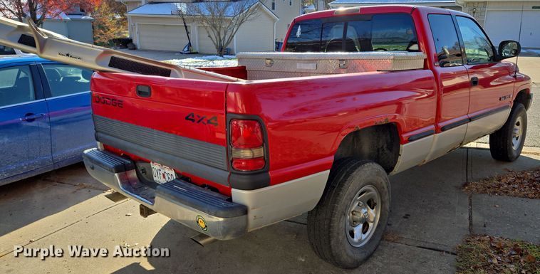 image for item EQ3723 1998 Dodge  Ram 1500 Club Cab pickup truck