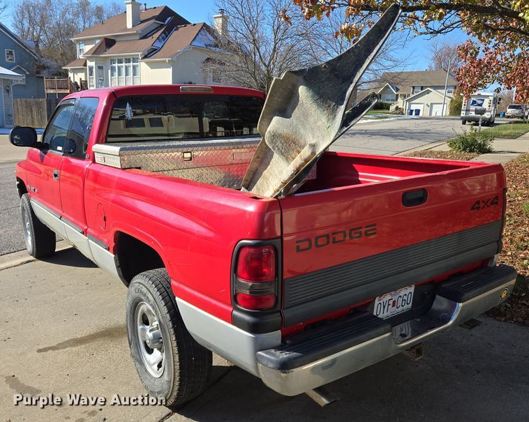 image for item EQ3723 1998 Dodge  Ram 1500 Club Cab pickup truck