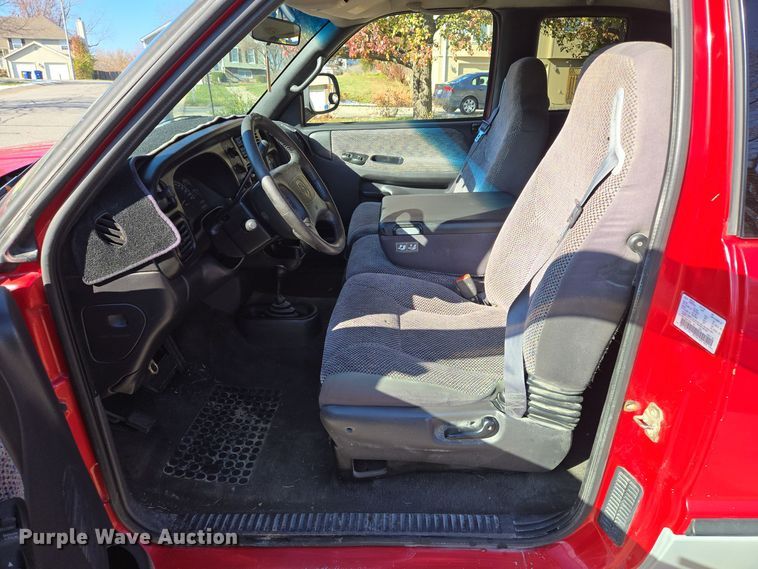 image for item EQ3723 1998 Dodge  Ram 1500 Club Cab pickup truck