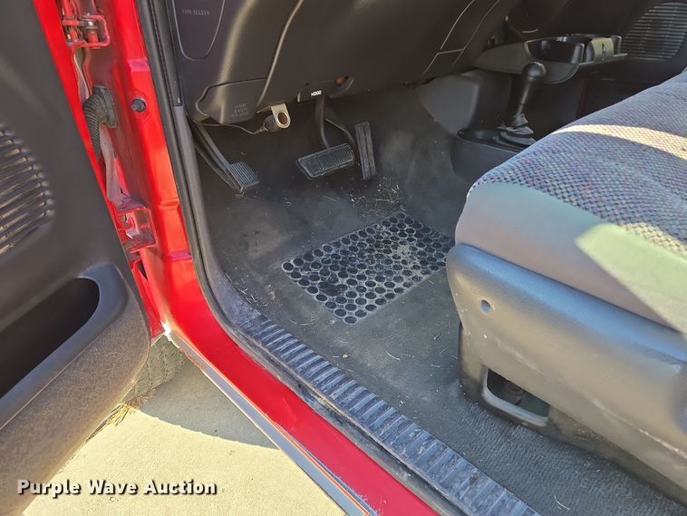 image for item EQ3723 1998 Dodge  Ram 1500 Club Cab pickup truck