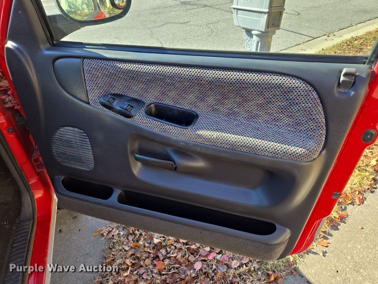 image for item EQ3723 1998 Dodge  Ram 1500 Club Cab pickup truck