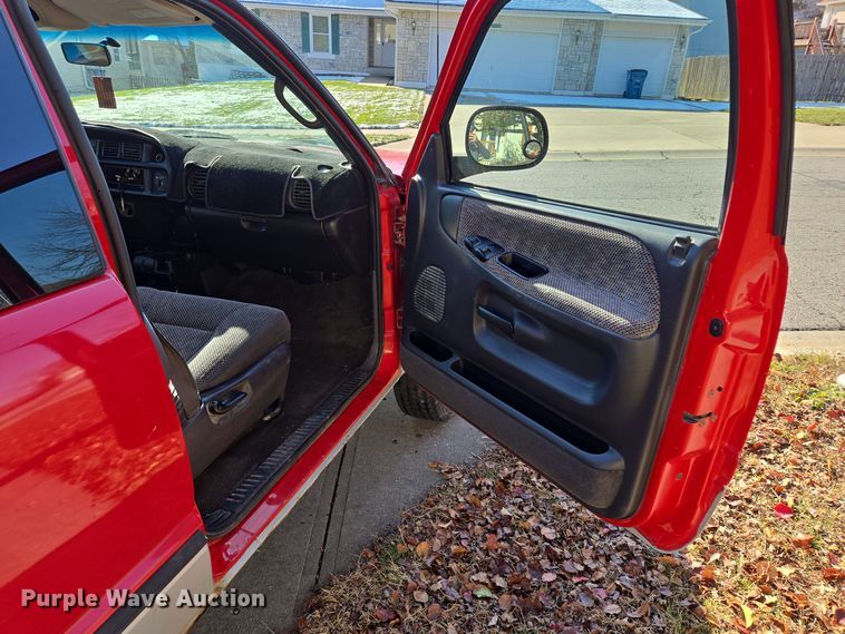 image for item EQ3723 1998 Dodge  Ram 1500 Club Cab pickup truck