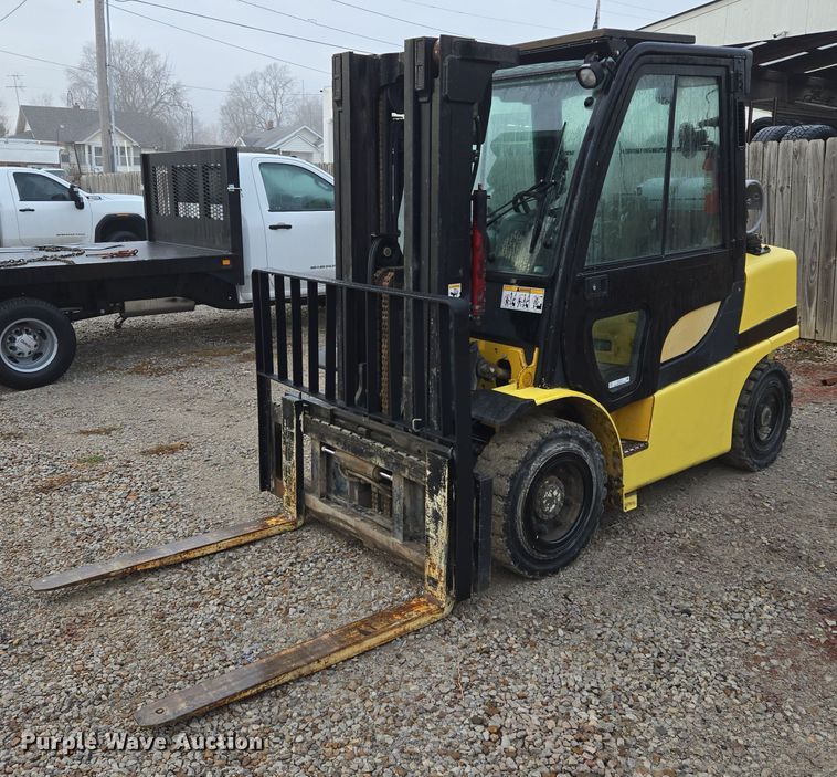 image for item EQ3774 Yale  GLP080VXNGSE090 forklift