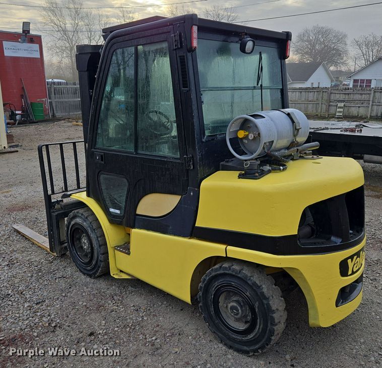 image for item EQ3774 Yale  GLP080VXNGSE090 forklift