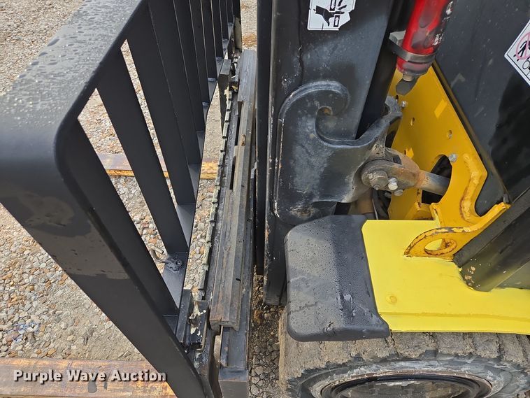 image for item EQ3774 Yale  GLP080VXNGSE090 forklift