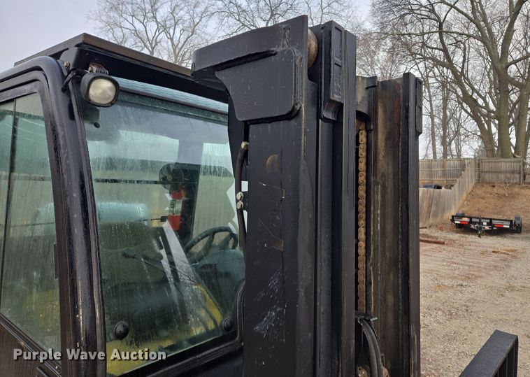 image for item EQ3774 Yale  GLP080VXNGSE090 forklift