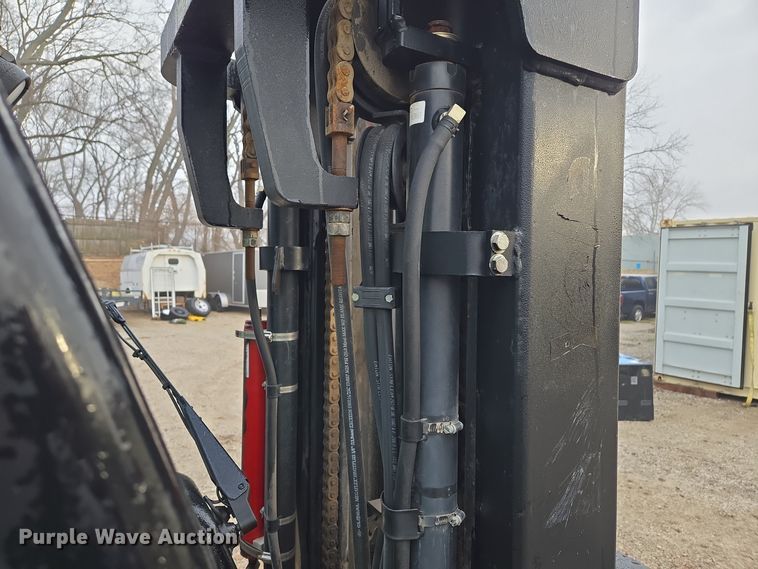 image for item EQ3774 Yale  GLP080VXNGSE090 forklift