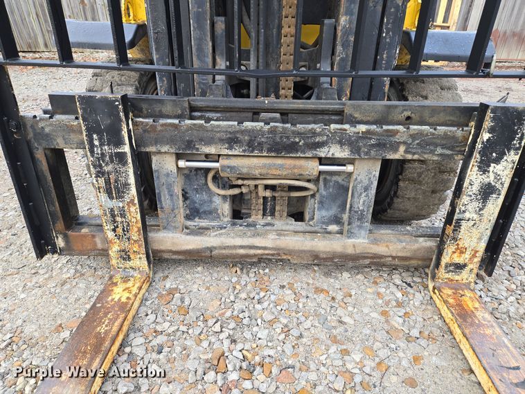 image for item EQ3774 Yale  GLP080VXNGSE090 forklift