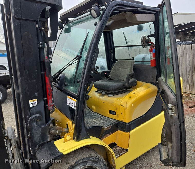 image for item EQ3774 Yale  GLP080VXNGSE090 forklift