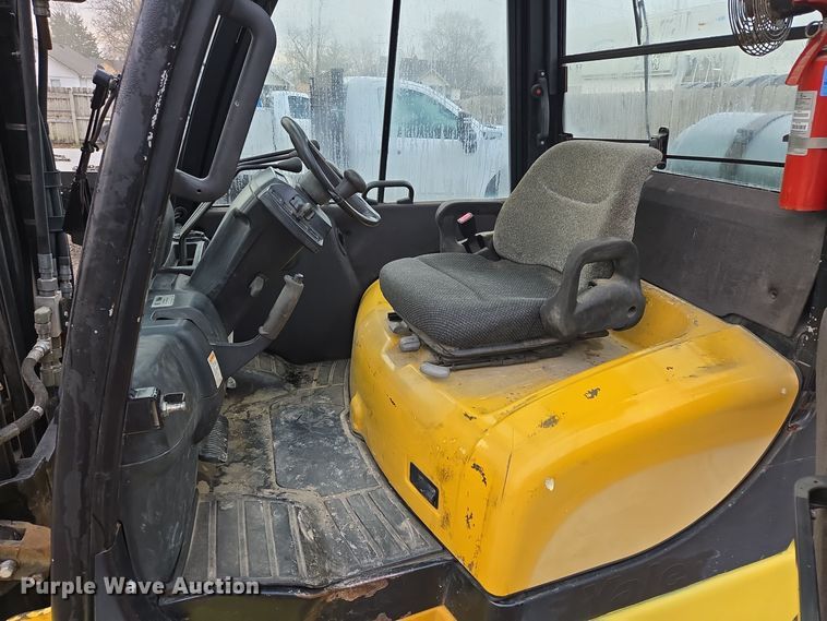 image for item EQ3774 Yale  GLP080VXNGSE090 forklift