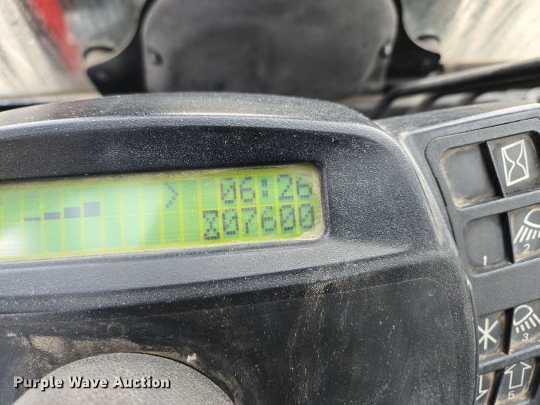 image for item EQ3774 Yale  GLP080VXNGSE090 forklift