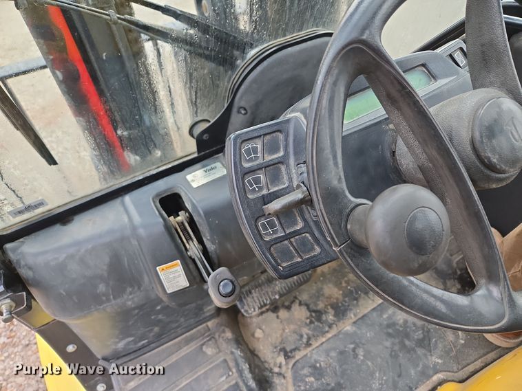 image for item EQ3774 Yale  GLP080VXNGSE090 forklift