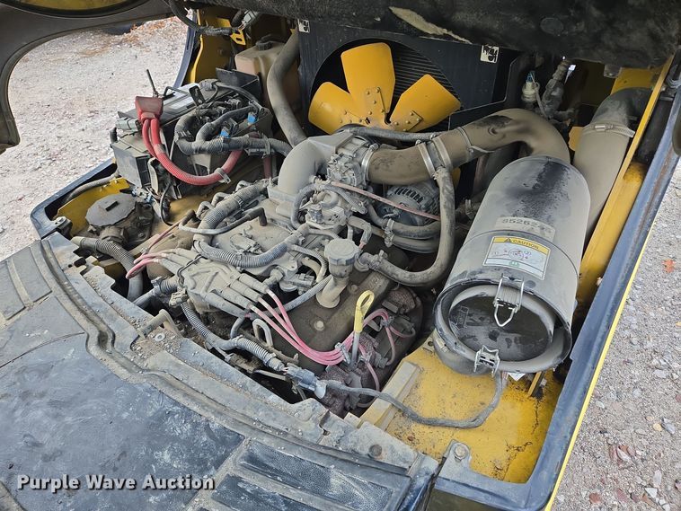 image for item EQ3774 Yale  GLP080VXNGSE090 forklift