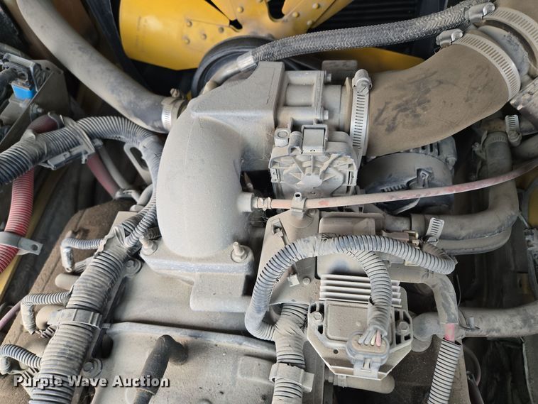 image for item EQ3774 Yale  GLP080VXNGSE090 forklift