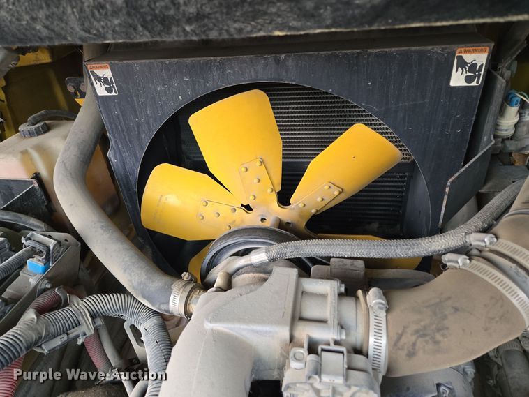 image for item EQ3774 Yale  GLP080VXNGSE090 forklift