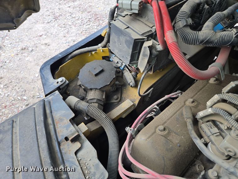 image for item EQ3774 Yale  GLP080VXNGSE090 forklift