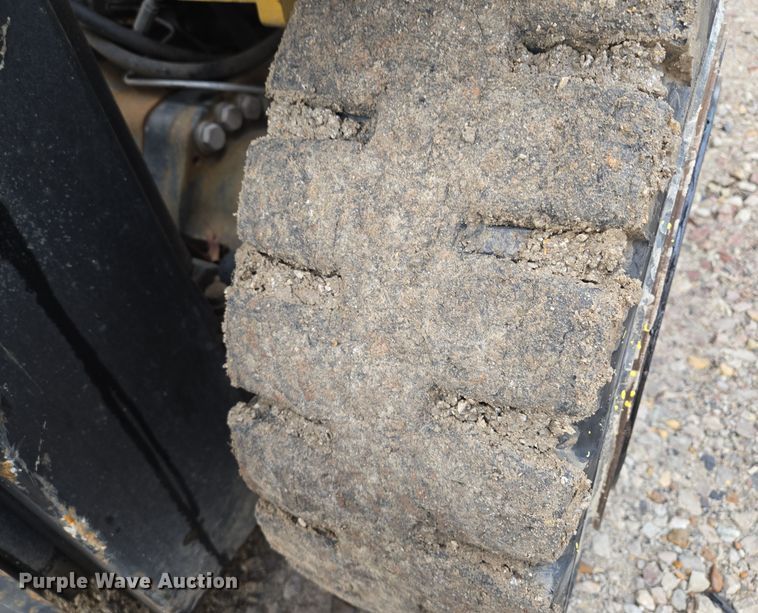 image for item EQ3774 Yale  GLP080VXNGSE090 forklift