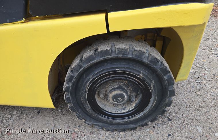 image for item EQ3774 Yale  GLP080VXNGSE090 forklift