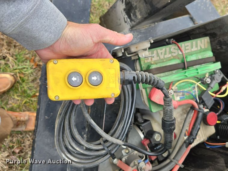 image for item EQ3777 2019 Load Trailer  dump trailer