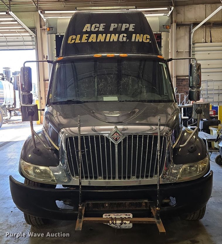 image for item EQ3785 2007 International  4200 delivery truck