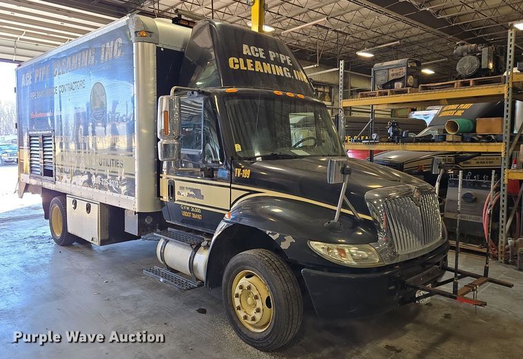 image for item EQ3785 2007 International  4200 delivery truck