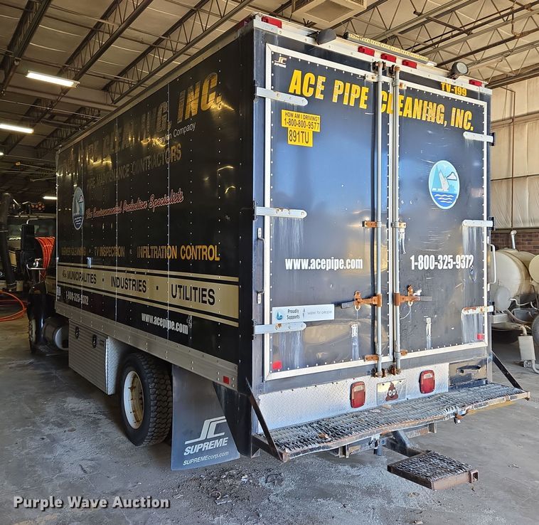 image for item EQ3785 2007 International  4200 delivery truck